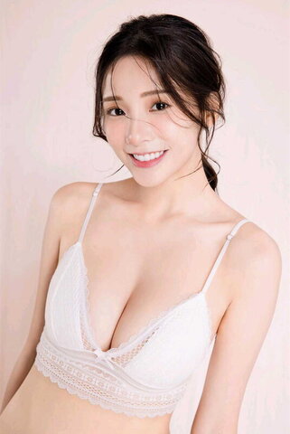 irisxiao_ nude photo 17