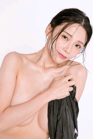 irisxiao_ nude photo 1