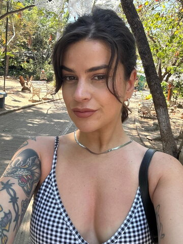 irretentive Sexy (1 photo)