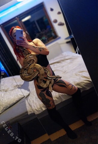 Iry_Rose nude photo 3