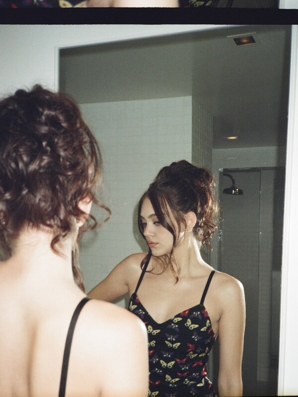 Isabel Gravitt nude photo 4