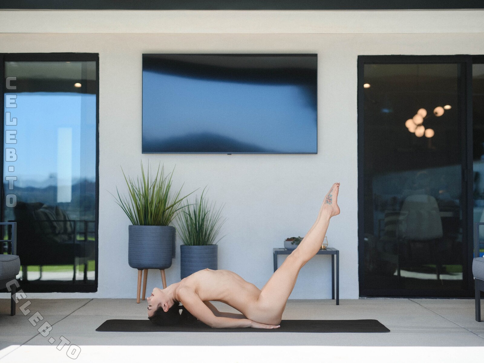 Isabel Love nude photo 2