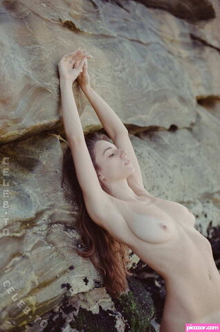 Isabela Reda nude photo 12