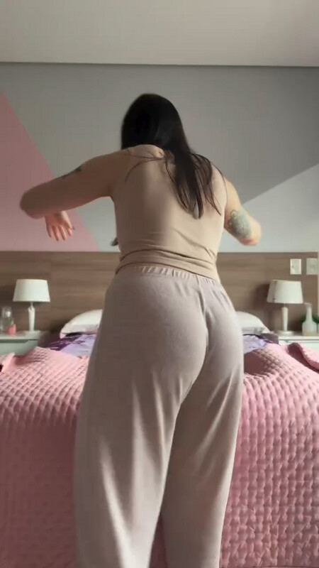 Isabella Lacerda nude photo 2