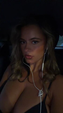 Isabella Lauren Fresh (2 photos)
