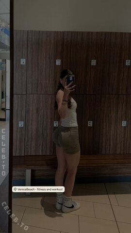 Isabelle nude photo 2