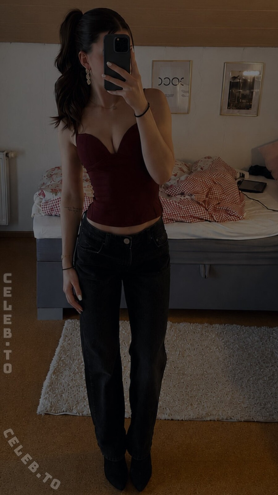 Isabelle nude photo 1