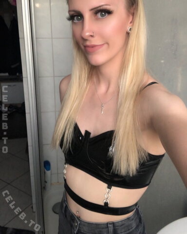 isabxllx.sdr nude photo 7