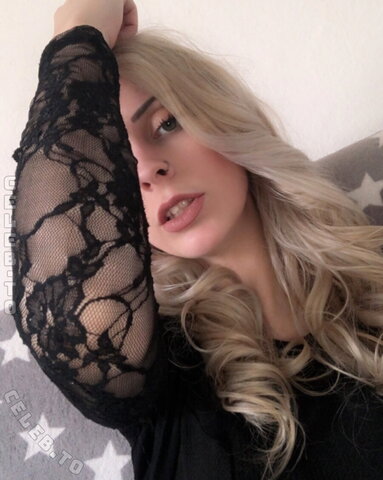 isabxllx.sdr nude photo 11