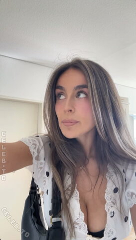 Isallieh nude photo 2