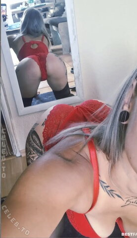 is.bella125 nude photo 1