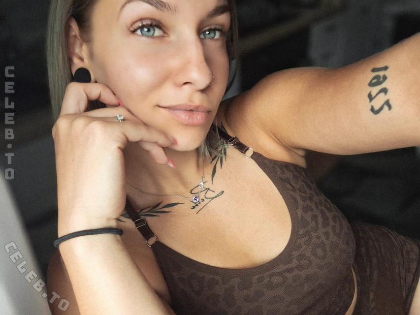 is.bella125 nude photo 5