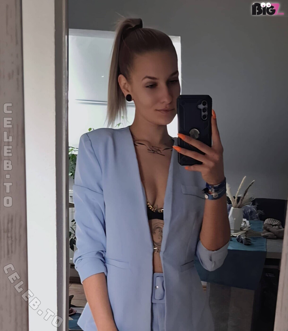 is.bella125 nude photo 10