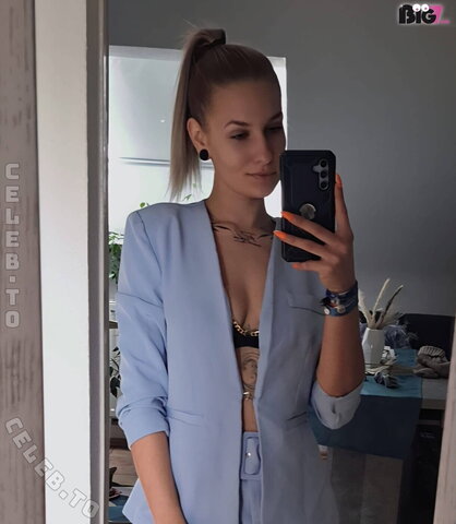 is.bella125 nude photo 13