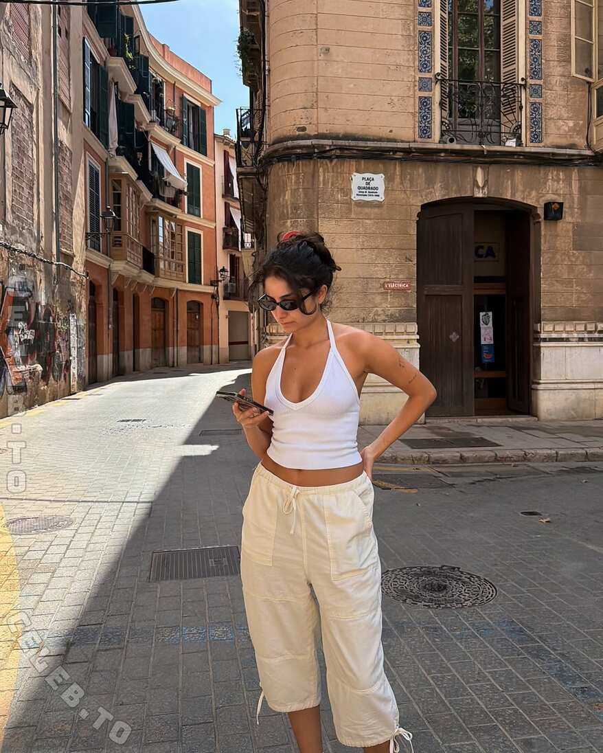 Ischtar Isik nude photo 1