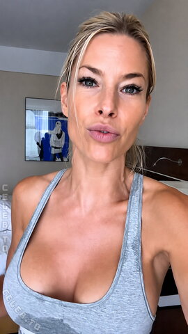 Isi Glück nude photo 15