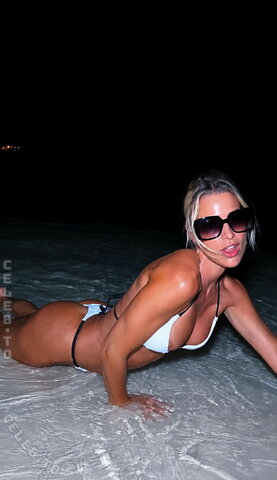 Isi Glück nude photo 11
