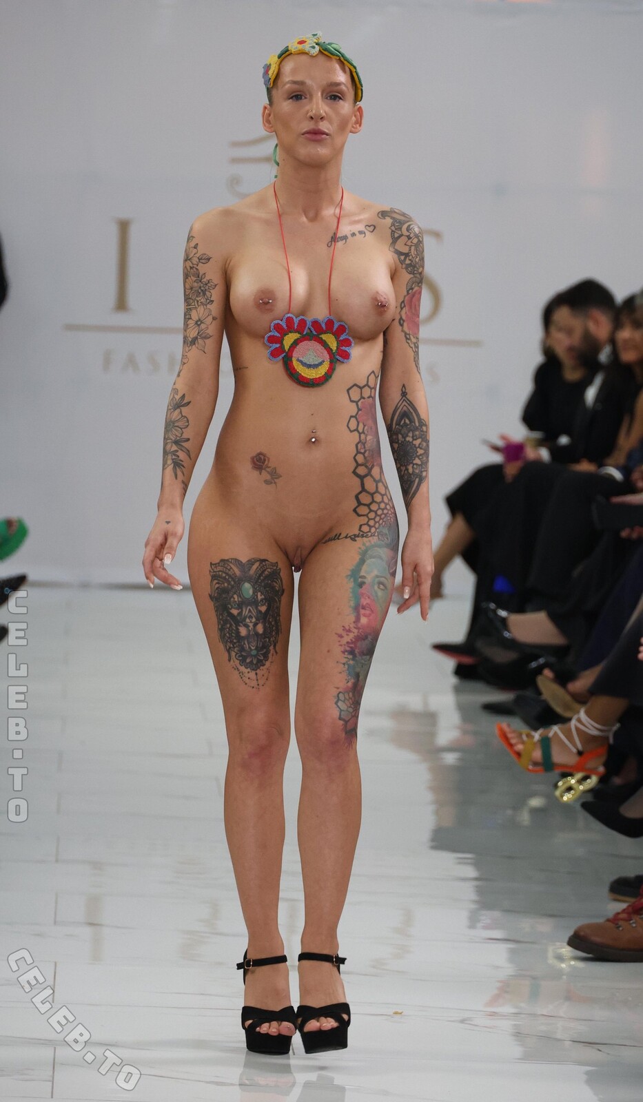 Isis Fashion Award nude photo 1