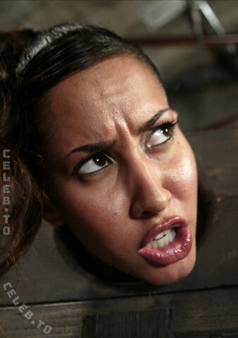 Isis Love nude photo 14