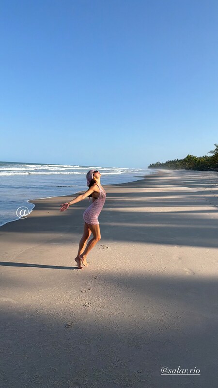 Isis Valverde nude photo 7