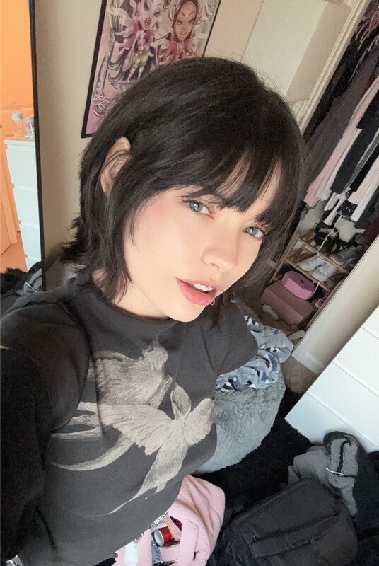 isizzly nude photo 3