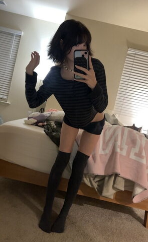 isizzly nude photo 7