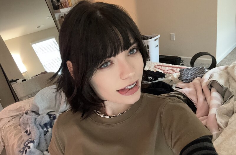 isizzly nude photo 13