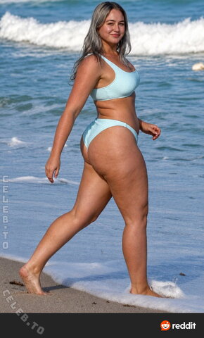 Iskra Lawrence nude photo 6