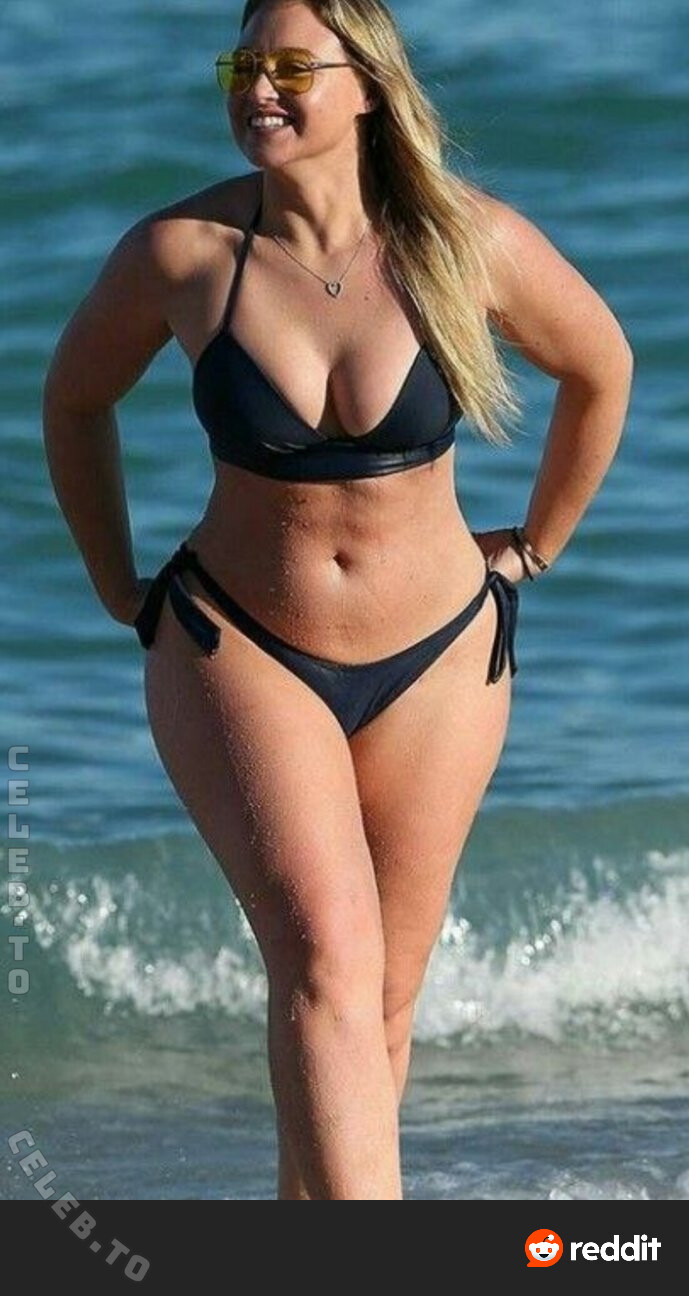 Iskra Lawrence nude photo 15