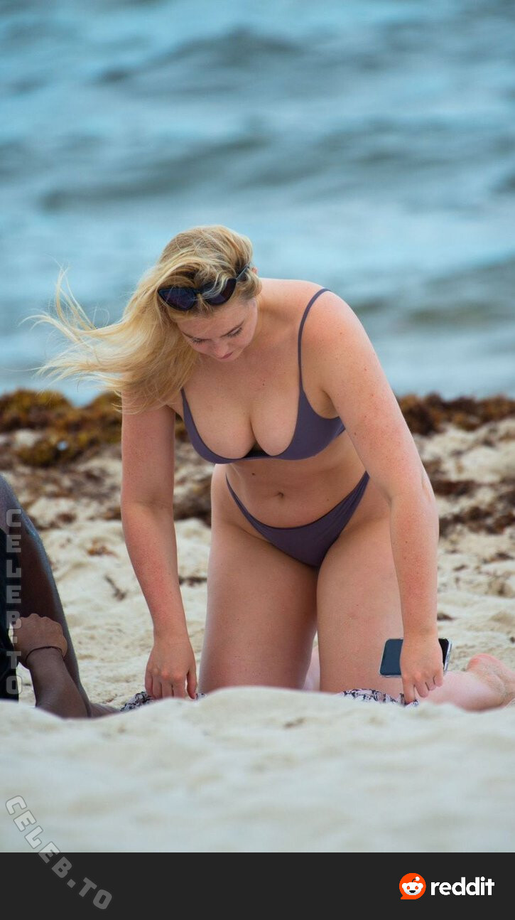 Iskra Lawrence nude photo 22