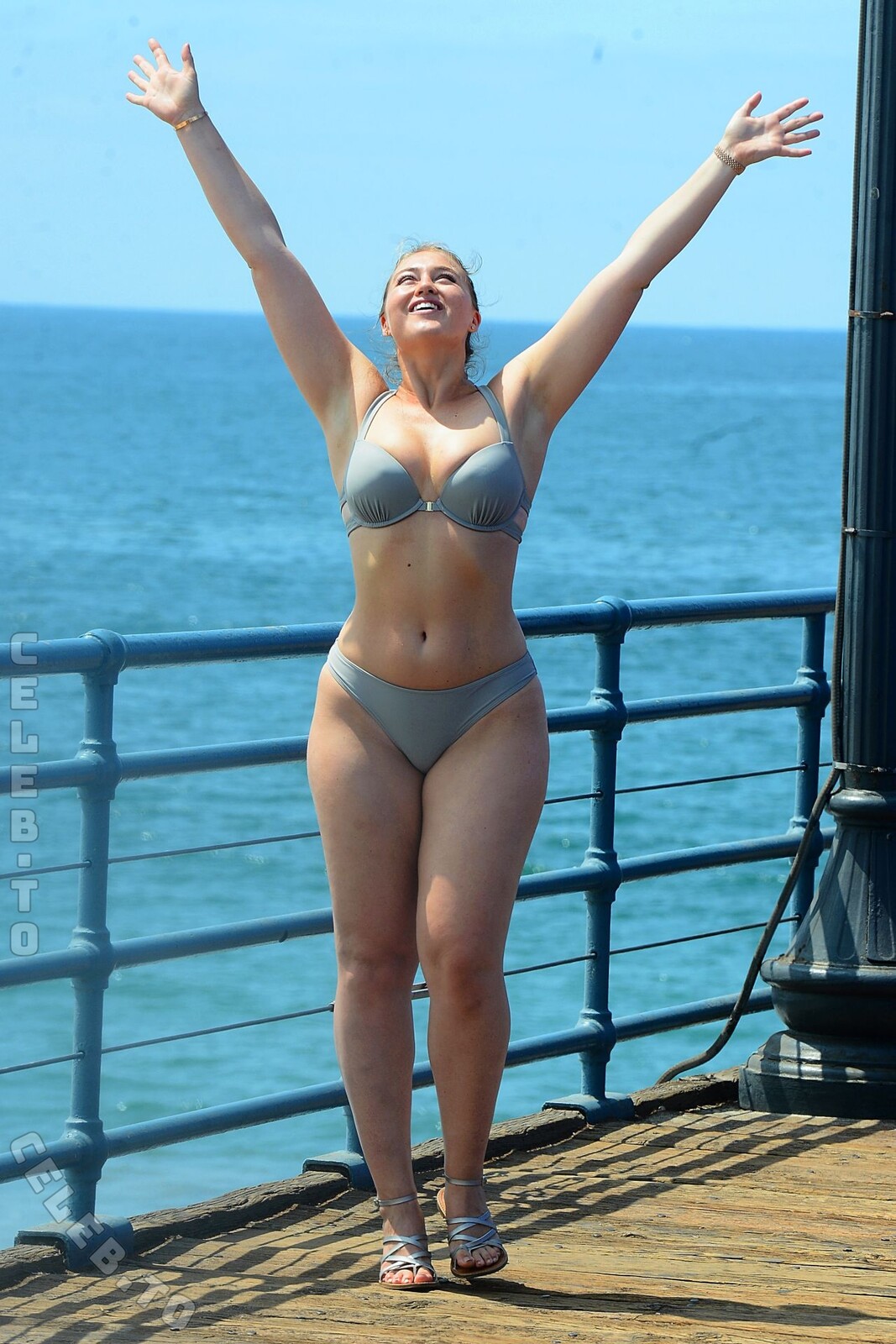Iskra Lawrence nude photo 3