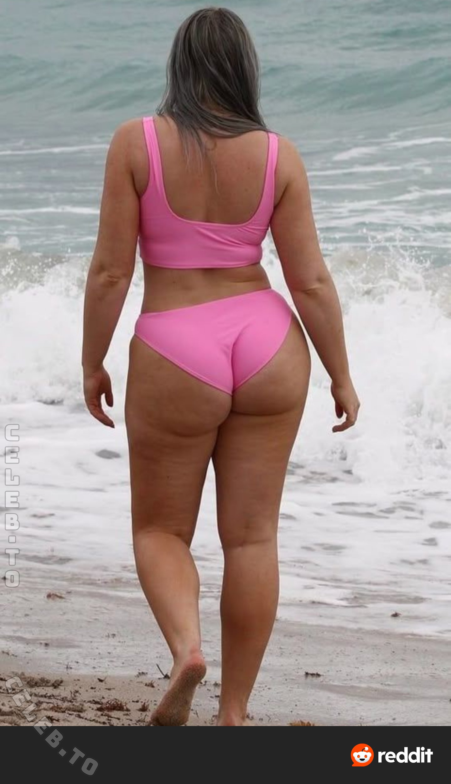Iskra Lawrence nude photo 7