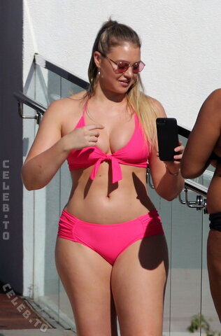 Iskra Lawrence nude photo 34