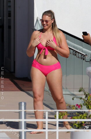 Iskra Lawrence nude photo 31