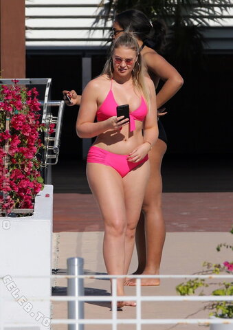 Iskra Lawrence nude photo 26