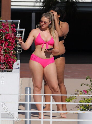 Iskra Lawrence nude photo 24