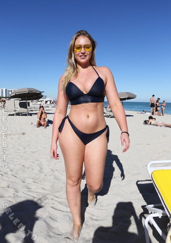 Iskra Lawrence nude photo 17