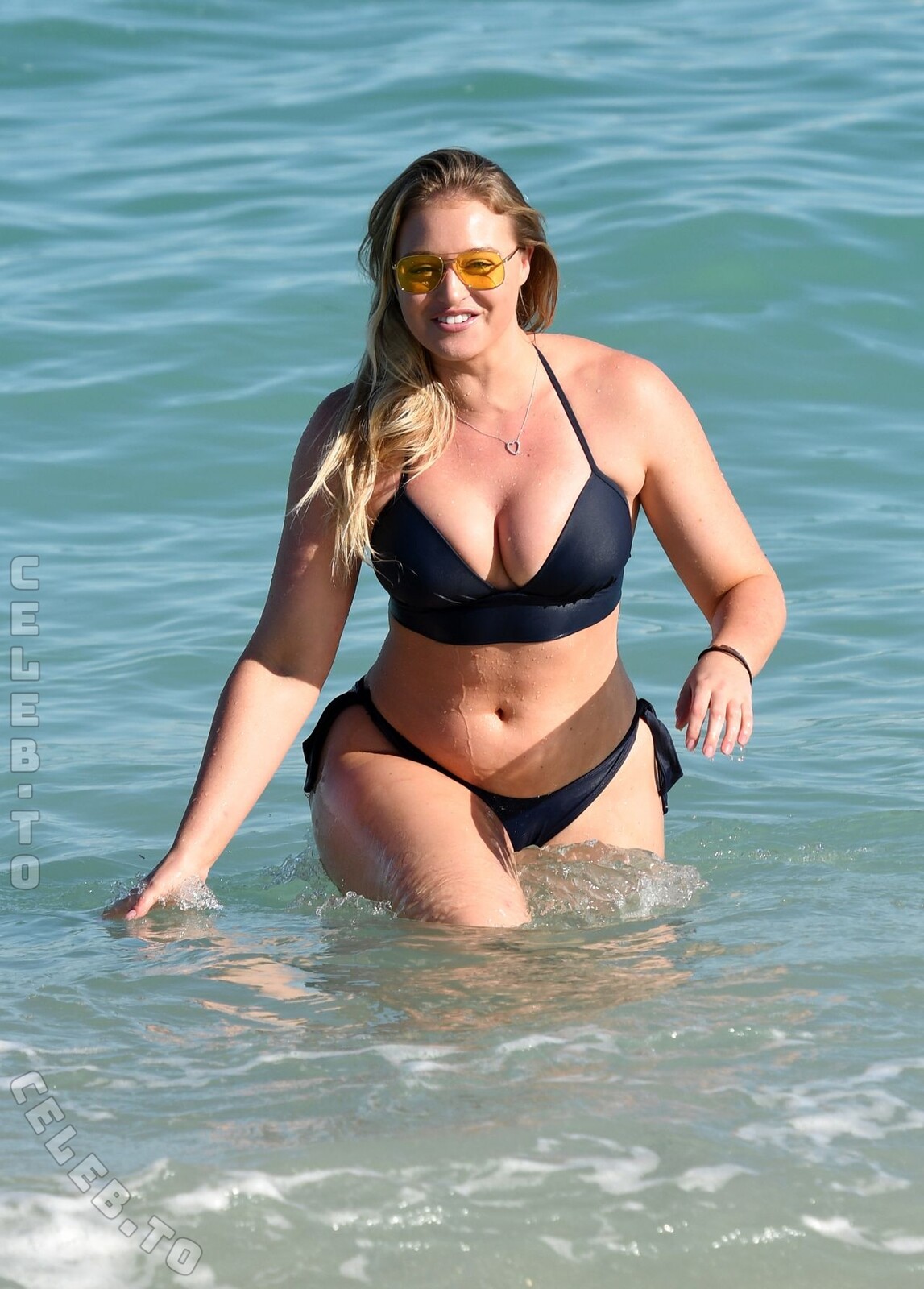 Iskra Lawrence nude photo 9