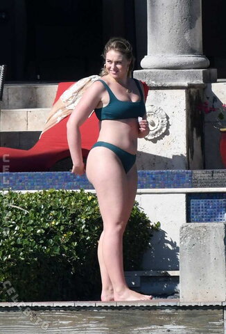 Iskra Lawrence nude photo 95