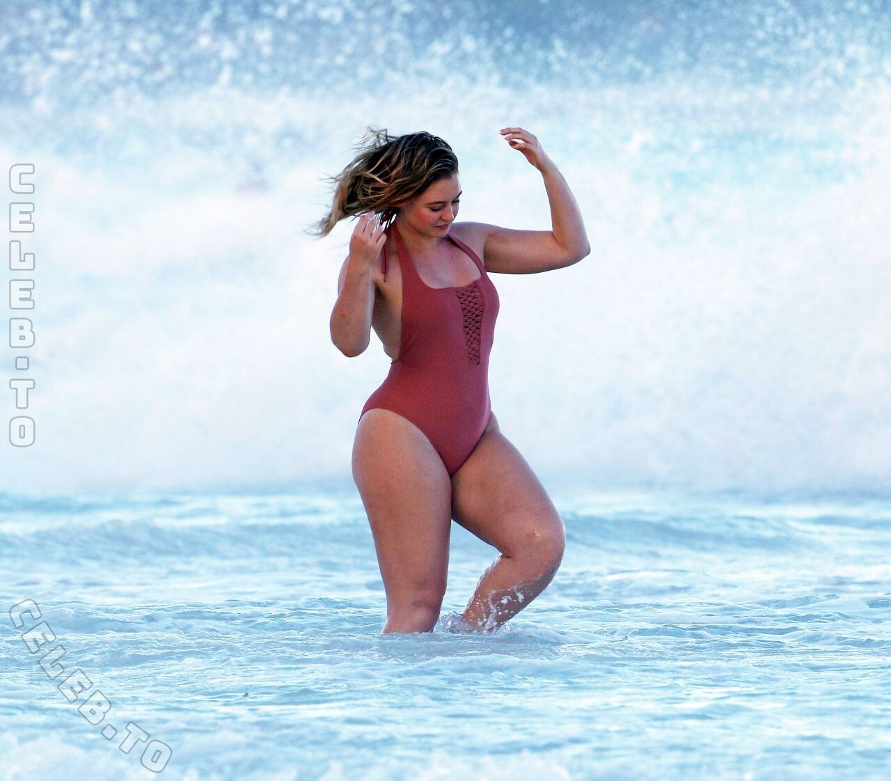 Iskra Lawrence nude photo 6