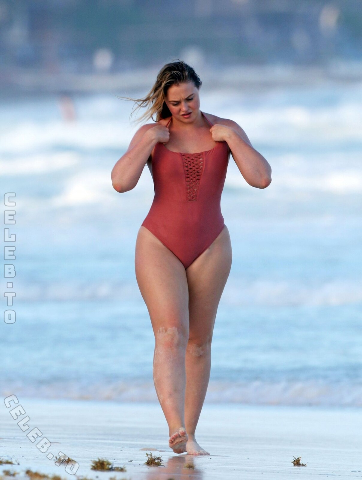 Iskra Lawrence nude photo 13