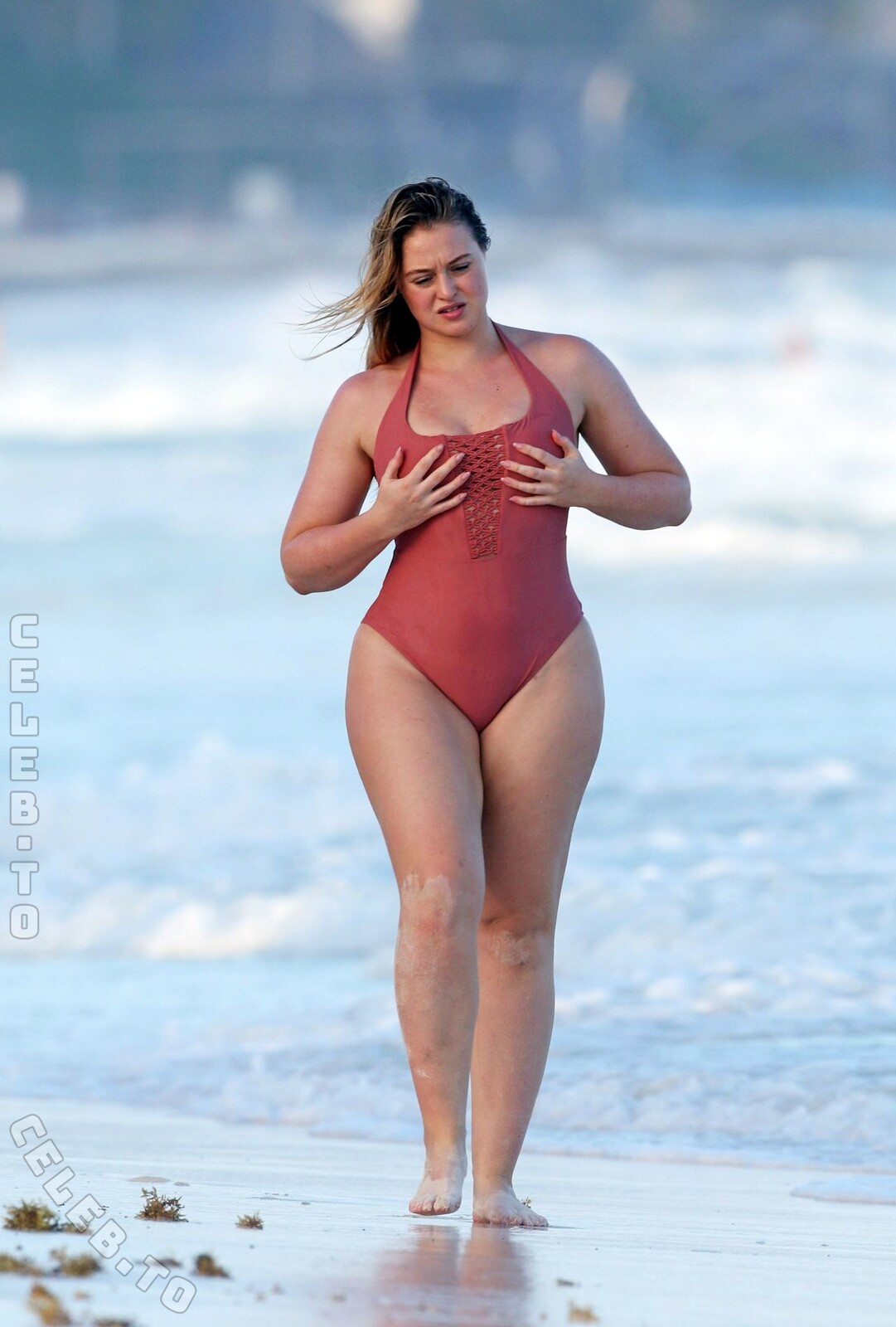 Iskra Lawrence nude photo 14