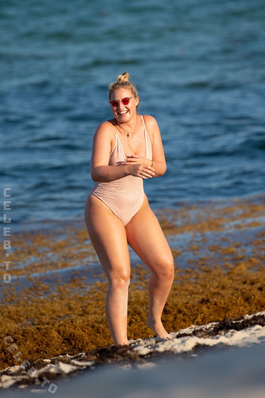 Iskra Lawrence nude photo 7