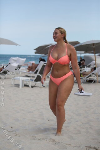 Iskra Lawrence nude photo 9
