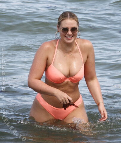 Iskra Lawrence nude photo 6