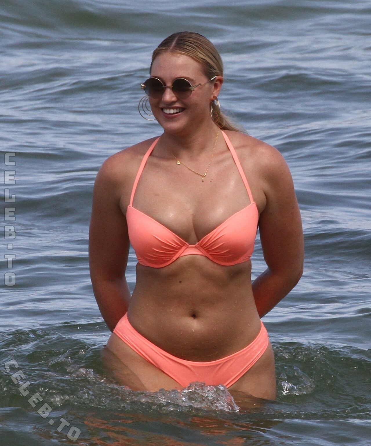 Iskra Lawrence nude photo 12