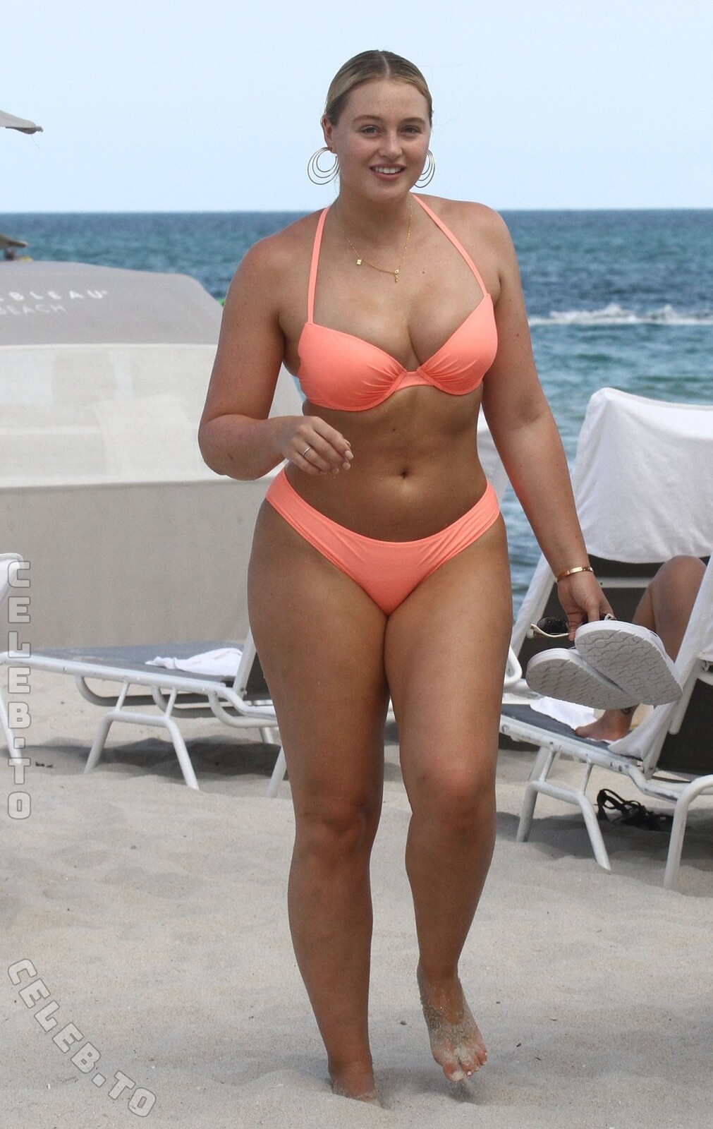 Iskra Lawrence nude photo 15