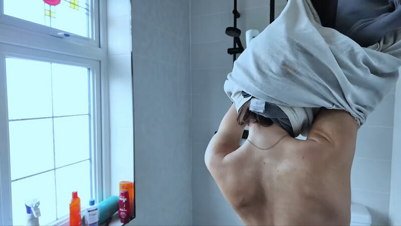 Isobel Burwood nude photo 12