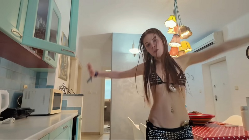 Isobel Burwood nude photo 28