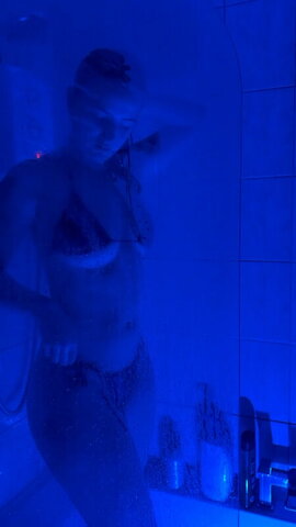 Issy Anderson nude photo 1